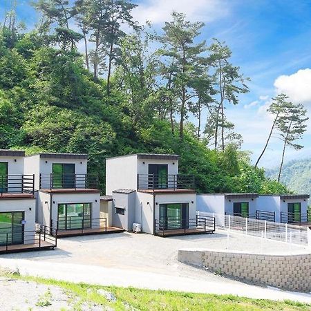 Hongcheon Stone Brown Pension Bagian luar foto