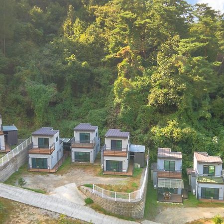 Hongcheon Stone Brown Pension Bagian luar foto