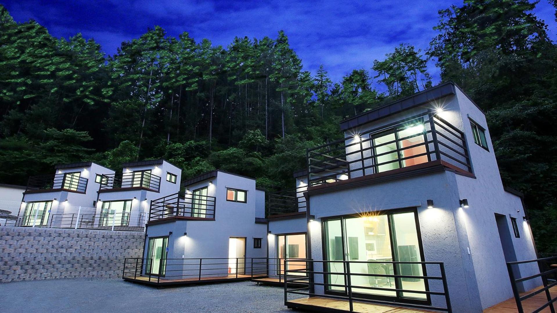 Hongcheon Stone Brown Pension Bagian luar foto